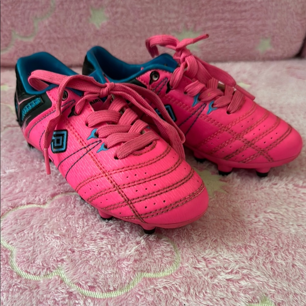 Umbro Dream Pairs Neon Pink Soccer Cleats Girls 11